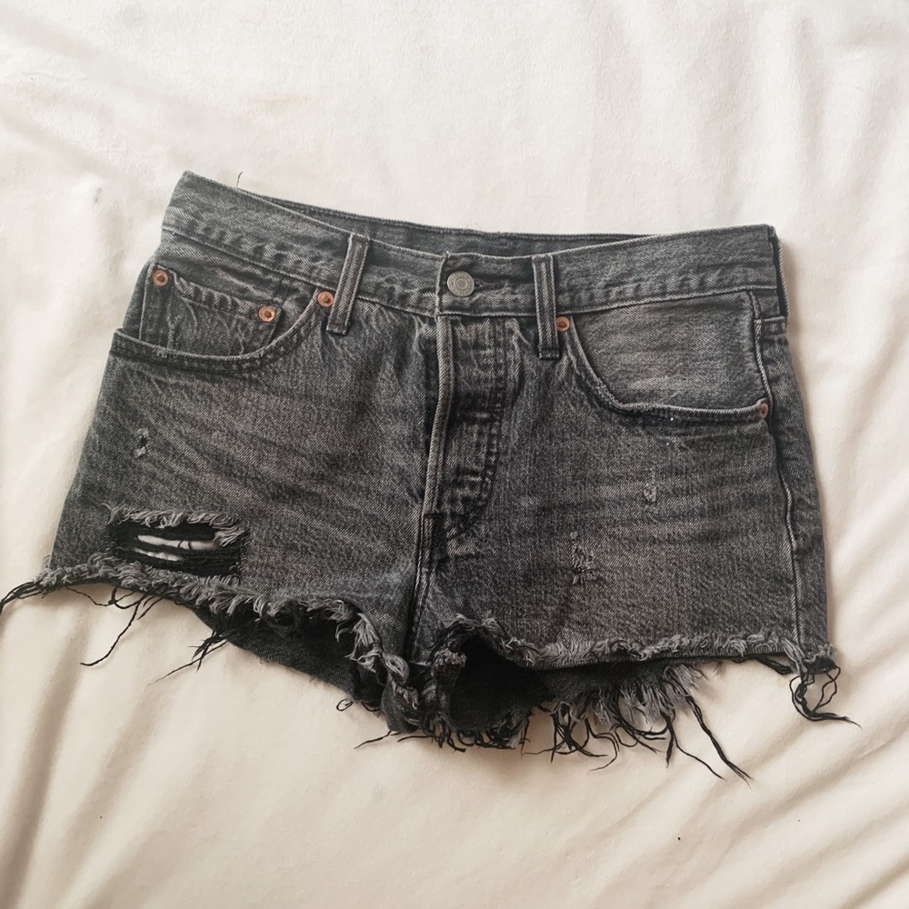 Black Levi’s Shorts